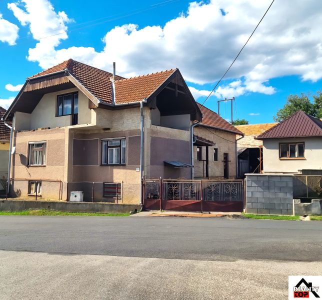 Rodinný dom s podkrovím na bývanie