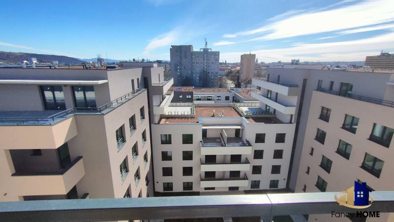 2 izbový byt na prenájom v centre Košíc  - Výhľad z bytu na Alvinczyho ulici v mestskej časti Staré Mesto, Košice.