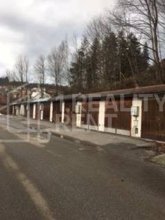 Predaj: Veľkometrážny 3+1 byt v Turzovke - Rad garáží na ulici Centrum v Turzovke s označením overeného člena realitnej kancelárie.
