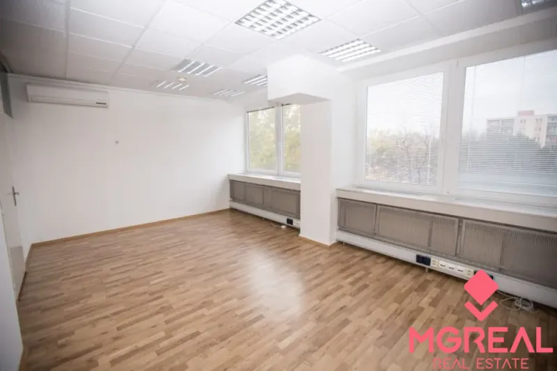 Menšia kancelária 25m2, Drieňová ul., Ružinov - IMG_1925.webp