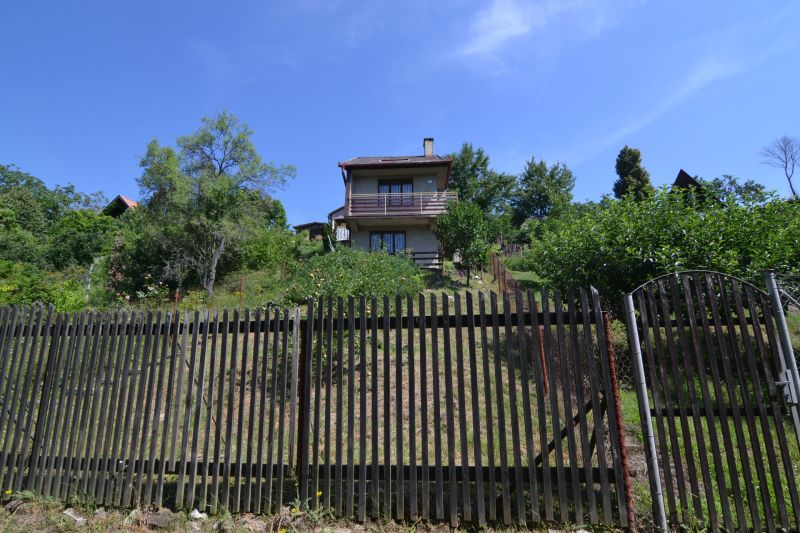 NA PREDAJ CHATA v obci Kamenica nad Hronom.