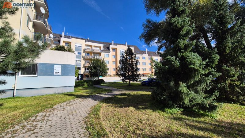 Dvojizbový byt s 35 m² terasou a garážovým státím - E. Belluša