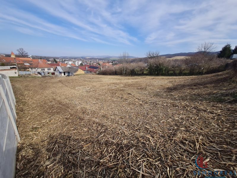 Výnimočný Slnečný pozemok Banka 1623m