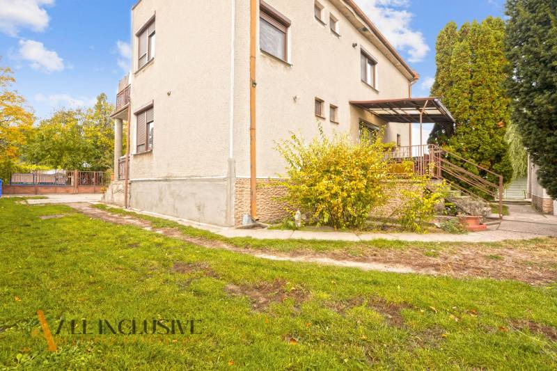 NA PREDAJ 6-IZBOVÝ RD S VEĽKÝM POZOMKOM, DOLNÝ ŠTÁL - Rodinný dom v Dolnom Štáli s veľkou záhradou.