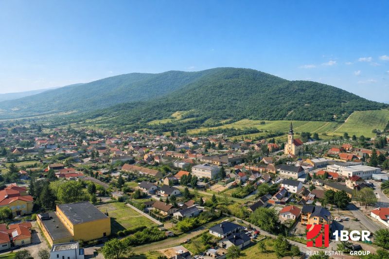 1.BCR | STAVEBNÝ POZEMOK 881 m² NA VÝSTAVBU RD, HORNÉ OREŠANY