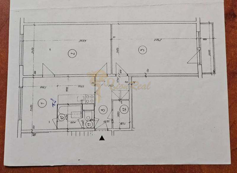 Veľký 2-izb. byt na ul. Nezábudková, Ružinov pri OC Retro - Pôdorys 2-izbového bytu so zobrazením rozmiestnenia miestností a vybavenia.