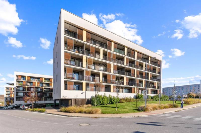 Novostavba 3-izb. bytu s parkovacím státím, ul.Hany Ponickej, Lamač - Bytový dom na Hany Ponickej, Bratislava - Lamač, s balkónmi a priľahlou zeleňou.