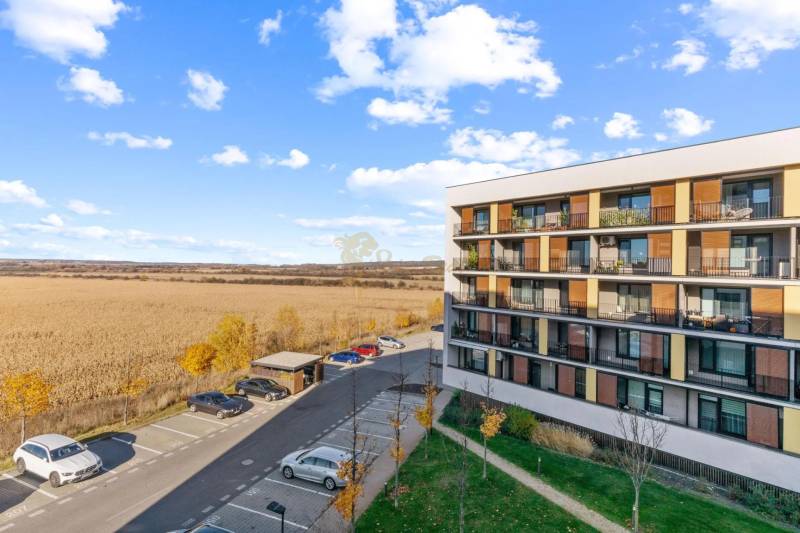 Novostavba 3-izb. bytu s parkovacím státím, ul.Hany Ponickej, Lamač - Exteriér bytového domu na Hany Ponickej v Bratislave - Lamači, vedľa parkoviska.