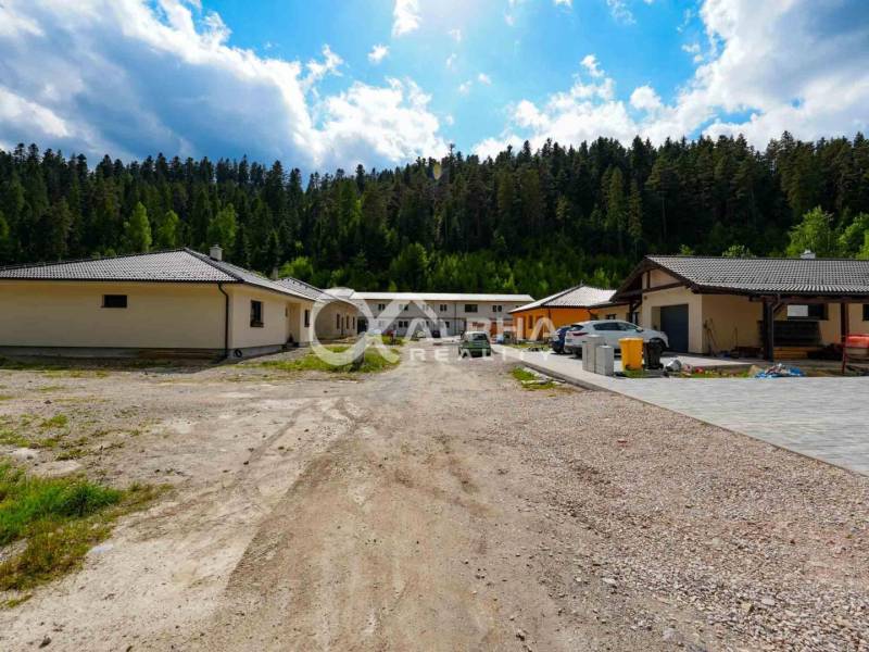 EXKLUZÍVNE Stavebný pozemok, 916m2, Novoveská Huta - Rodinné domy obklopené lesmi v Spišskej Novej Vsi, Pozemky - bývanie.