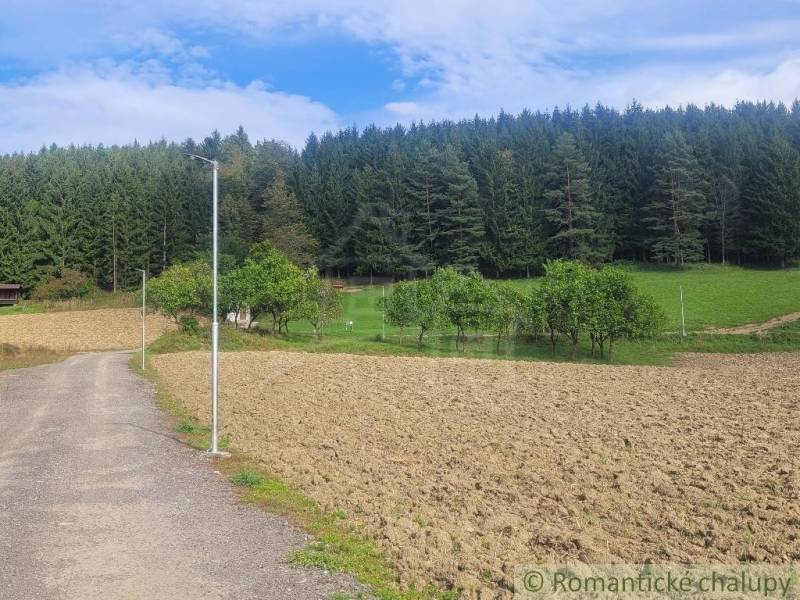 Stavebný pozemok pod lesom s pekným výhľadom na Lúky a Lazy pod Makyto - Lúky Záhrady predaj reality Púchov