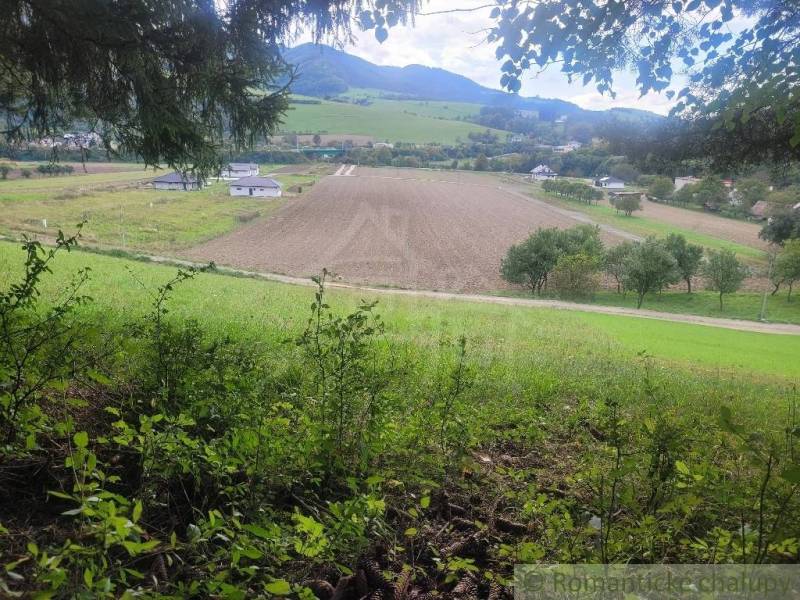 Stavebný pozemok pod lesom s pekným výhľadom na Lúky a Lazy pod Makyto - Lúky Záhrady predaj reality Púchov