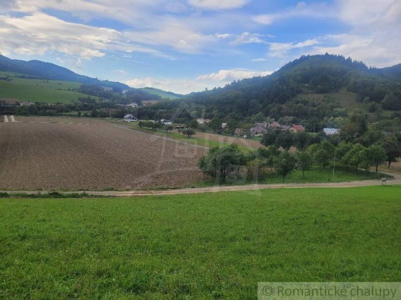 Stavebný pozemok pod lesom s pekným výhľadom na Lúky a Lazy pod Makyto - Lúky Záhrady predaj reality Púchov