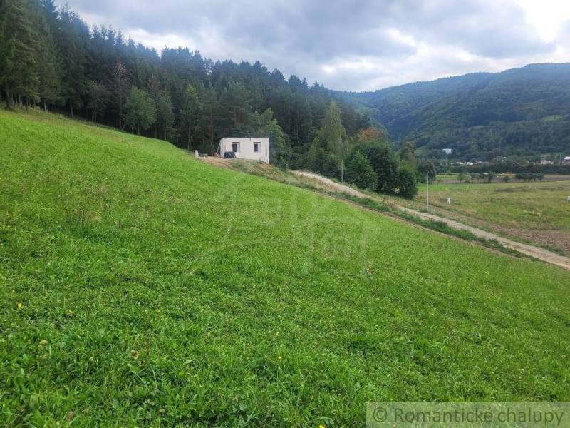 Stavebný pozemok pod lesom s pekným výhľadom na Lúky a Lazy pod Makyto - Lúky Záhrady predaj reality Púchov