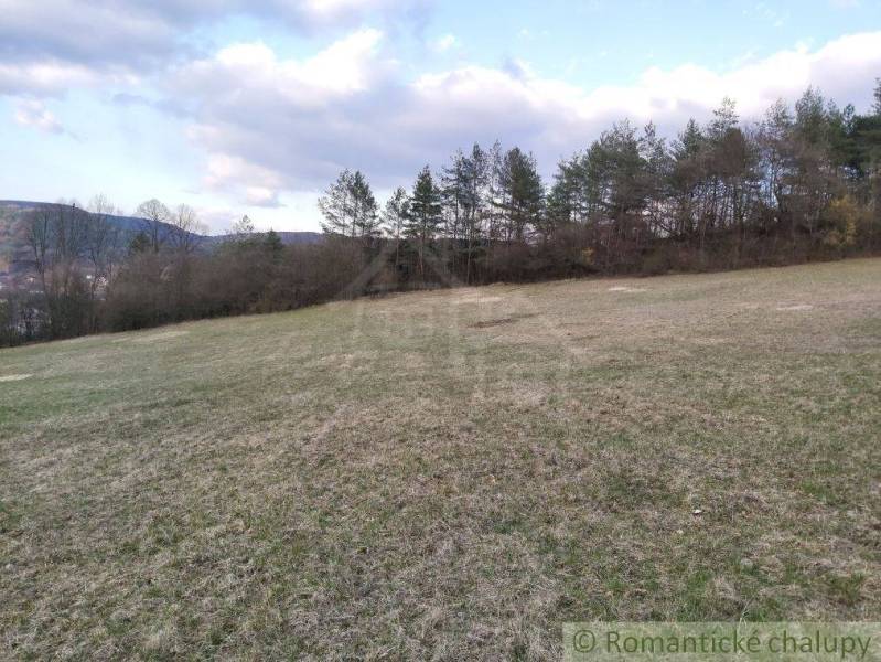 Pozemok s nádhernými výhľadmi v Púchove nad časťou Vieska-Bezdedov na  - Púchov Záhrady predaj reality Púchov