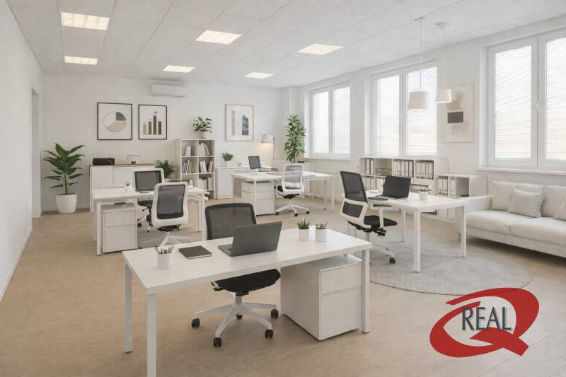 **BEZ PROVÍZIE**PRENÁJOM KANCELÁRSKYCH PRIESTOROV NA TRENČIANSKEJ UL.* - Kancelárie s podlahou s dreveným dekorom, písacími stolmi, stoličkami a rastlinami.