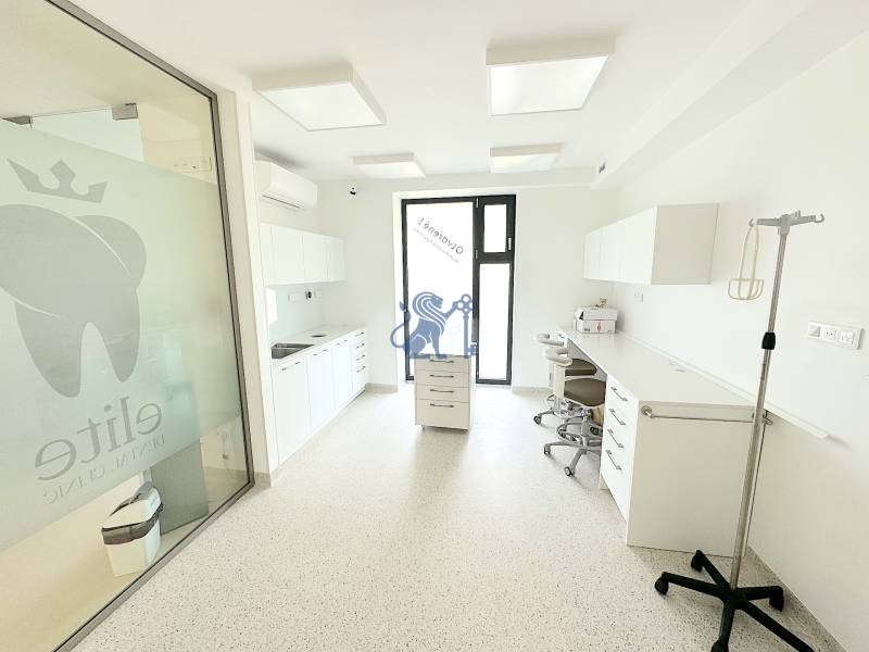 Kompletne zariadená ambulancia, Záhorská Bystrica - Zubná klinika s moderným vybavením, nachádzajúca sa na ulici Kunovská. Obchodné priestory.