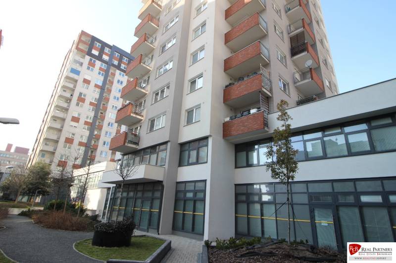 Prenájom 2 izbový byt novostavba Perla Ružinova, Ružinov, BA II - Bytový dom s balkónmi na ulici Mierová v Bratislave - Ružinove.