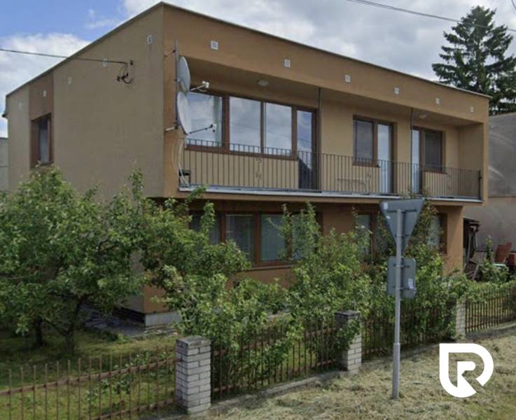 Pripravujeme 8i RD s pozemkom 712m2 | Ducové - Rodinný dom v Ducovom na ulici Ducové 40 so záhradou a balkónom.