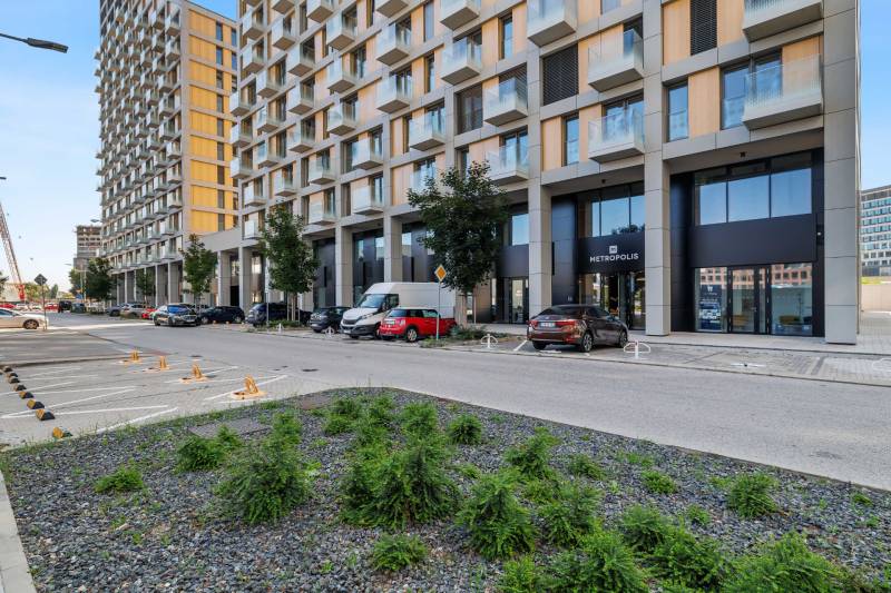 I Prenájom exkluzívneho 2-i bytu v projekte Metropolis - Budova s parkovacími miestami na ulici Bottova v Bratislave - Starom Meste.