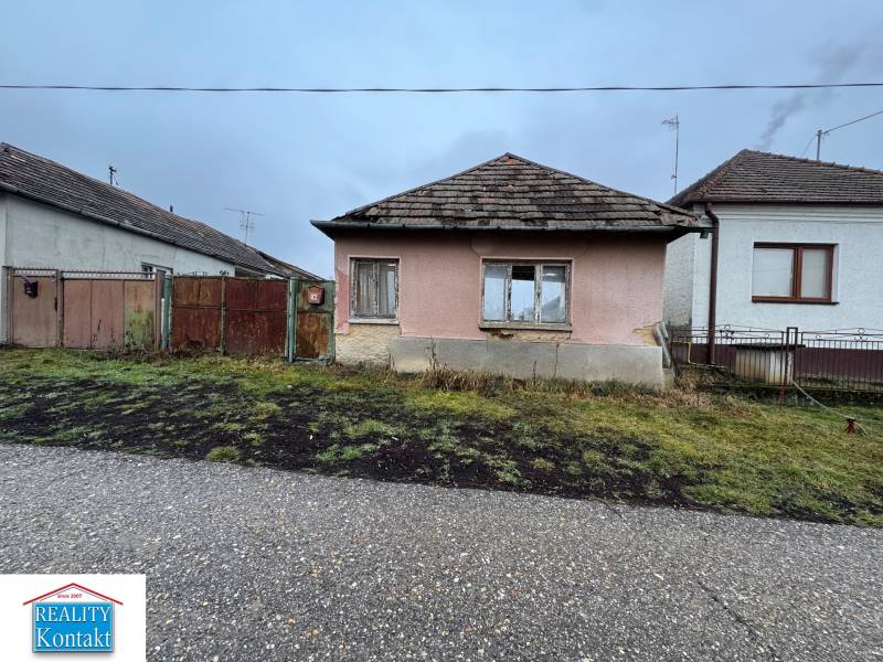 Predám pozemok v obci Dubník okr. Nové Zámky - Rodinný dom v Dubníku na ulici Dubník ponúka pozemky pre bývanie.