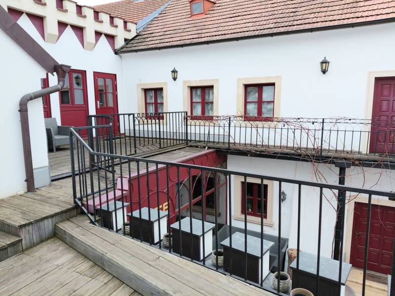 Prenájom kancelárie, Hauptstraße, Hauptstraße, Eisenstadt - Exteriér kancelárií v Eisenstadte na Hauptstraße s podlahou s dreveným dekorom.