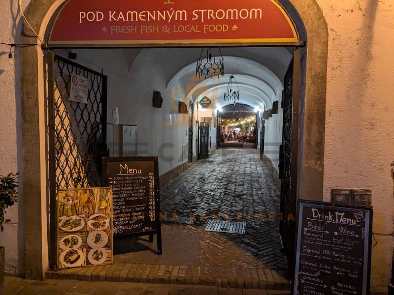 Na prenájom, odstúpenie reštaurácia, Bratislava, Centrum, Sedlárska ul - Bratislava - Historické jadro na Sedlárskej, gastro priestory s ponukou jedál a nápojov.
