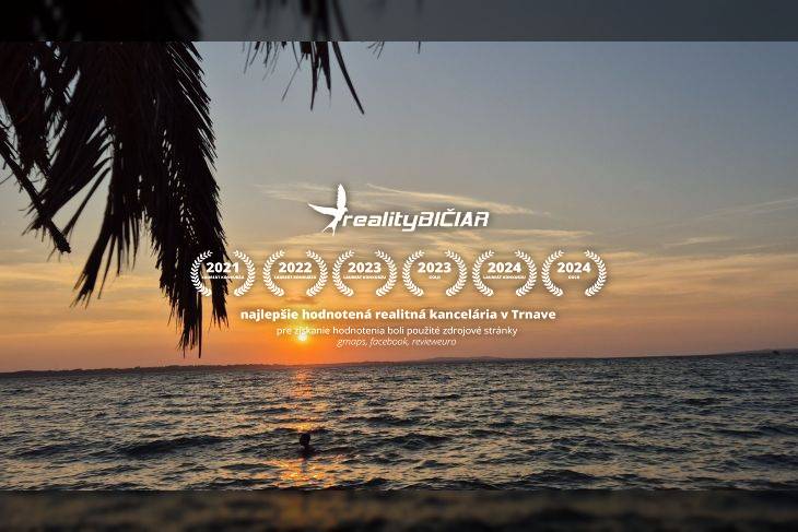  ZUKVE/VRSI - dvojizbový apartmán - 130 m od mora - Západ slnka nad morom, palmové listy v popredí, oceňujúce známky pre reality.