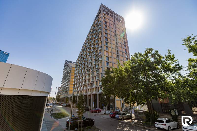 REZERVOVANÉ I METROPOLIS I Luxusný 1i byt I Staré Mesto - Výšková budova na Bottovej ulici v Bratislave - Starom Meste, obklopená zeleňou a parkovaním.