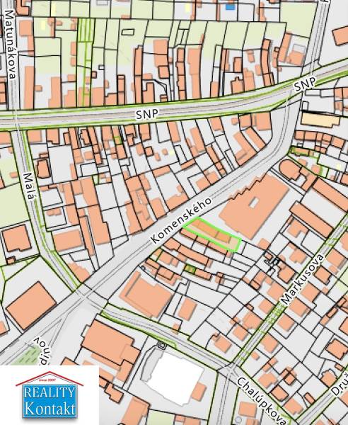 Predáme rodinný dom- Šurany, širšie centrum.  - Mapa zobrazuje ulicu Komenského v Šuranoch, obklopenú rodinnými domami.