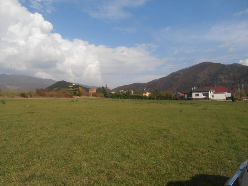 RATKOVO - pozemok 5260 m2,okr. Martin - Na obrázku je rozsiahly pozemok s výhľadom na hory, ideálny na bývanie.