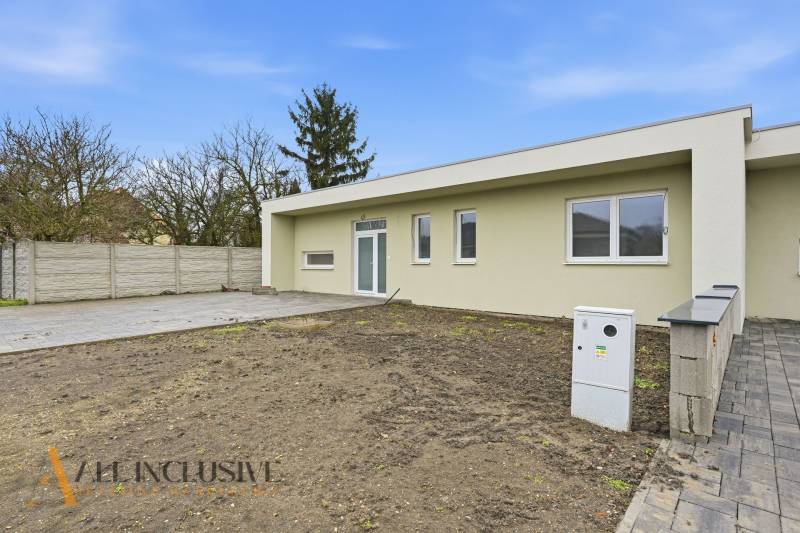 Na predaj 4-izbové novostavby, Veľká Paka - Rodinný dom na Čukárskej Pake vo Veľkej Pake s priestranným pozemkom a terasou.