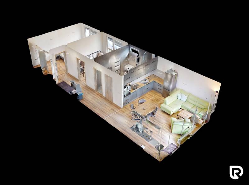 | 3-izbový byt v novostavbe, ul. Odevná + parking | Trenčín  - Dispozícia 3-izbového bytu s podlahou s dreveným dekorom, kuchyňou a obývacou časťou.