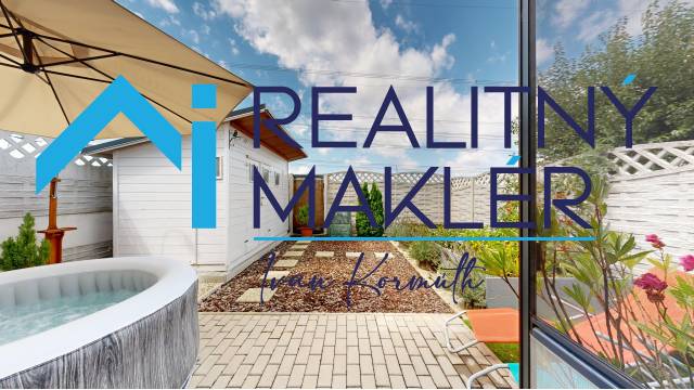 PREDANÉ - Exkluzívne na predaj rodinný dom v Stupave - Záhrada rodinného domu v Stupave s vírivkou a záhradným domčekom.