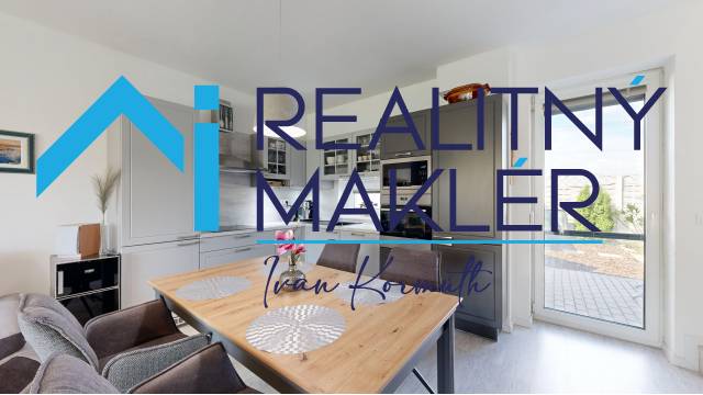 PREDANÉ - Exkluzívne na predaj rodinný dom v Stupave - Kuchyňa v rodinnom dome s jedálenským stolom a vstupom na terasu.