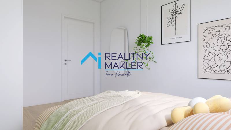 PREDANÉ - 4 izbový byt s loggiou v Petržalke - Svetlá spálňa v 3-izbovom byte s rastlinou, zrkadlom a obrázkami na stene.