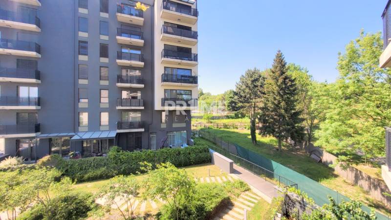 MODERNÝ 3i byt, CUBICON GARDENS, BALKÓN, PARKING, Rudolfa Mocka - Bytový dom s balkónmi a zeleňou na ulici Rudolfa Mocka v Bratislave, Karlova Ves.