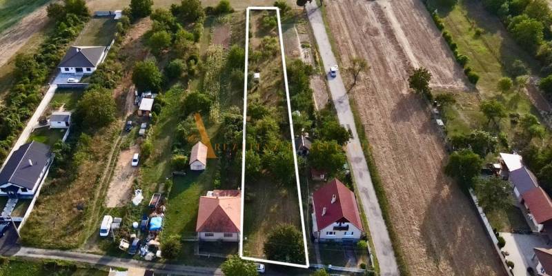 POZEMKY - ZÁHRADY OD 12.780€ | BLESOVCE  - Pozemky - bývanie v Blesovciach na ulici blesovce, lemované rodinnými domami a zeleňou.