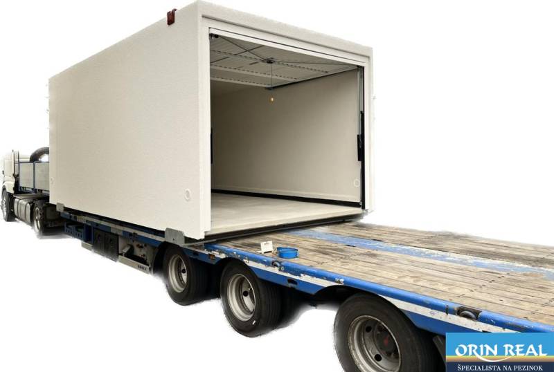 KÚPA POZEMKU NA UMIESTNENIE GARÁŽÍ - Kontajner na nákladnom vozidle na ulici Muškátová, vhodný pre komerčné pozemky.