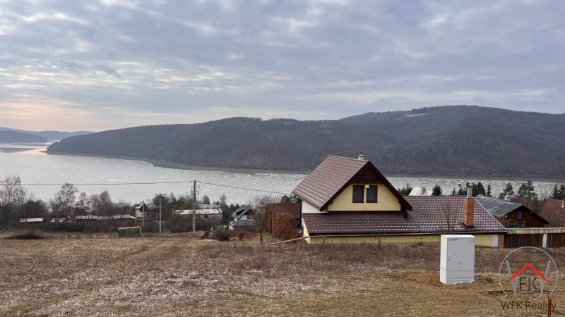 Slnečný pozemok s výhľadom na Domašu (Nová Kelča)