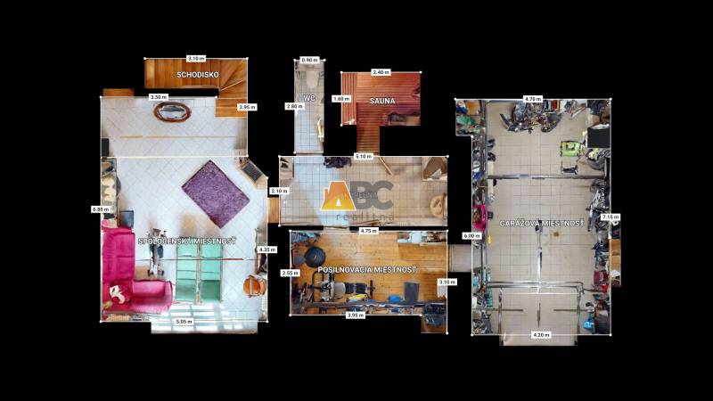 Na predaj Rodinný dom -rezort - Banská Bystrica 4500m2 - Pôdorys rodinného domu s posilňovacou, spoločenskou, garážovou miestnosťou, saunou a WC.