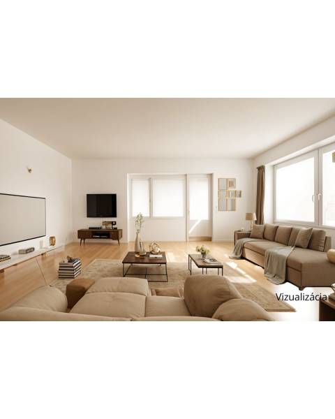 Dvojgeneračný rodinný dom s potenciálom | 2 bytové jednotky, TV - Svetlá obývacia izba v rodinnom dome s podlahou s dreveným dekorom a pohodlnými sedačkami.