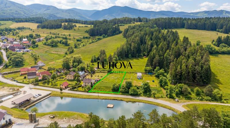 ĎURĎOVÉ_pozemok na výstavbu RD - Pozemok na bývanie v Ďurďovom, Považská Bystrica, s výhľadom na okolitú prírodu a dedinu.