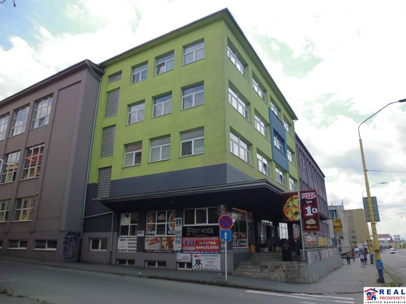 MASARYKOVA: Nebytové priestory 36 m2 - 3.posch., VÝŤAH, parkovanie - Budova na Masarykovej ulici v Prešove obsahuje kancelárie a pizzeriu.