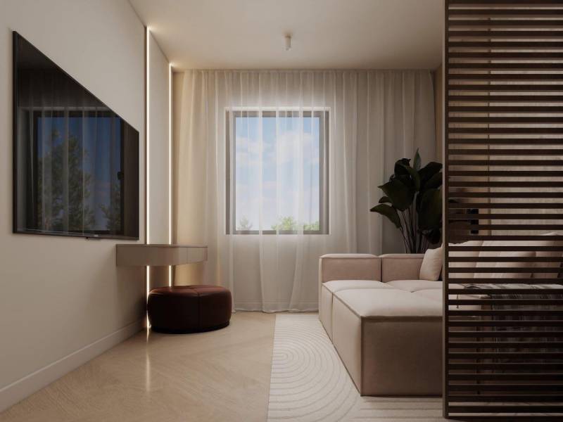 NA PREDAJ 4-IZBOVÉ RD – REZIDENČNÝ PROJEKT, GABČÍKOVO - Obývačka v rodinnom dome s pohovkou, televízorom, krémovými závesmi a podlahou s dreveným dekorom.