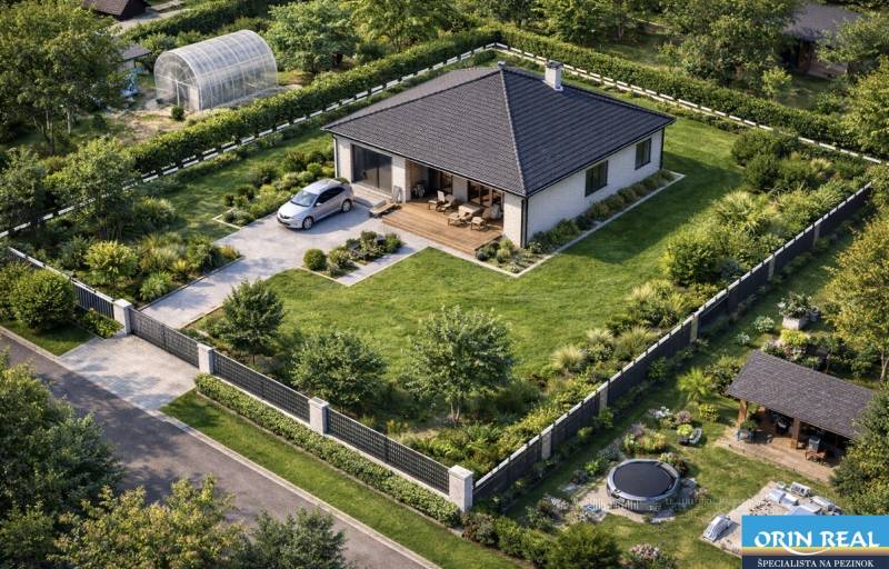 Na predaj stavebný pozemok na RD v Bernolákove 802m2 - Rodinný dom so záhradou na Okružnej ulici v Bernolákove vhodný na Pozemky - bývanie.