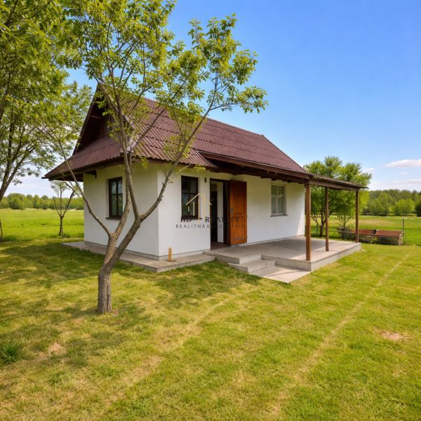 Predaj, rekreačná chata Škriavnik pri obci Obeckov