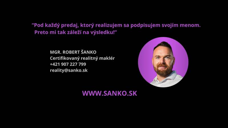 2 IZBOVÝ BYT S LODŽIOU - CENTRUM NA DOSAH - TICHÁ LOKALITA - Visuál realitného makléra s kontaktnými údajmi a logom Sanko.sk.