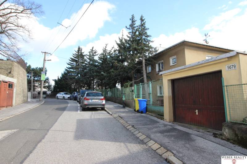 1-izb. kompletne zrekonštr.byt na Hradnom kopci (Lichardova ul.)  - Ulica v Bratislave - Starom Meste s parkovaním a domami, Lichardova, 1-izbový byt.