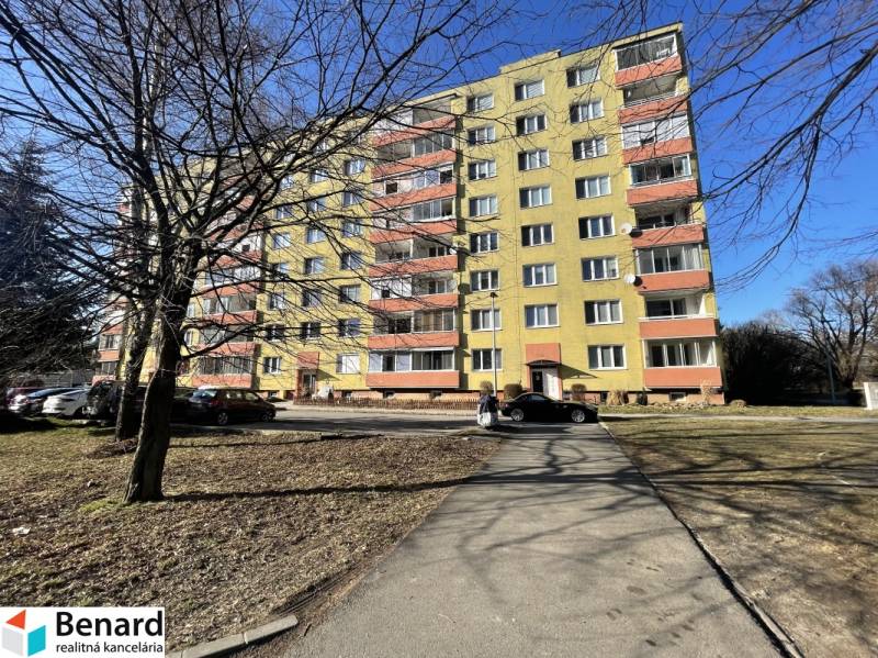 PREŠOV-3 IZBOVÝ BYT,LODŽIA,67m2,SÍDLISKO III.,MATICE SLOVENSKEJ - Bytový dom na Matice Slovenskej ulici v Prešove s ponukou 3-izbového bytu.