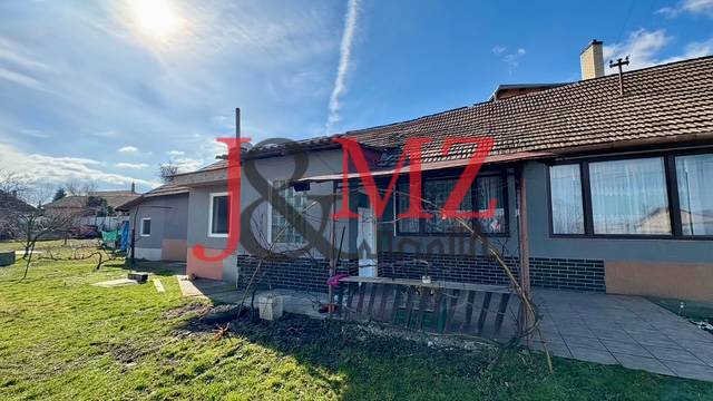 Útulný rodinný dom v tichej lokalite Mýtnych Ludán (MK-4) - Rodinný dom v Mýtnych Ludanoch s udržiavanou záhradou a slnečnou terasou.